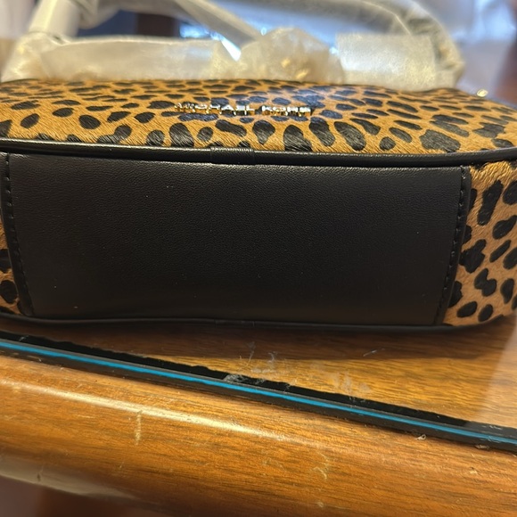 Michael kors new with tags small pouchette crossbody leather - Picture 8 of 9